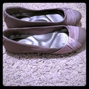 Ballet flats